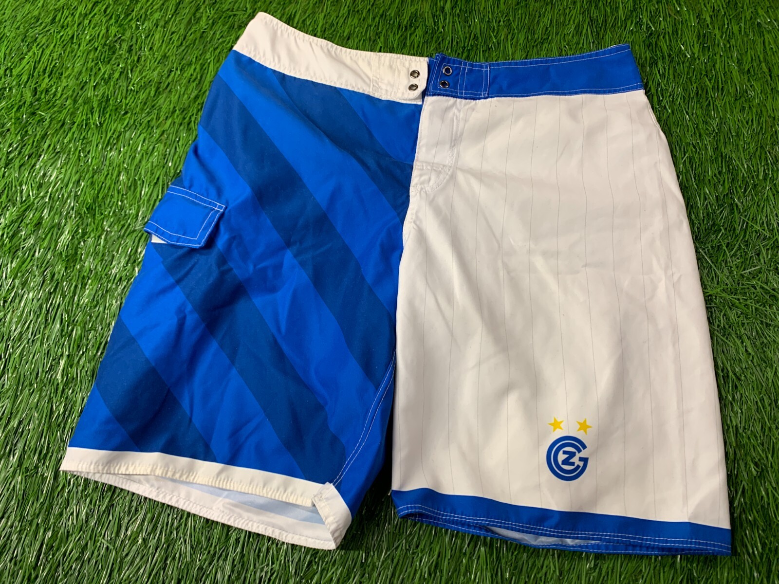 GRASSHOPPERS SWITZERLAND SWISS FOOTBALL SHORTS SWIMMING OFFICIAL PRODUCT SIZE L