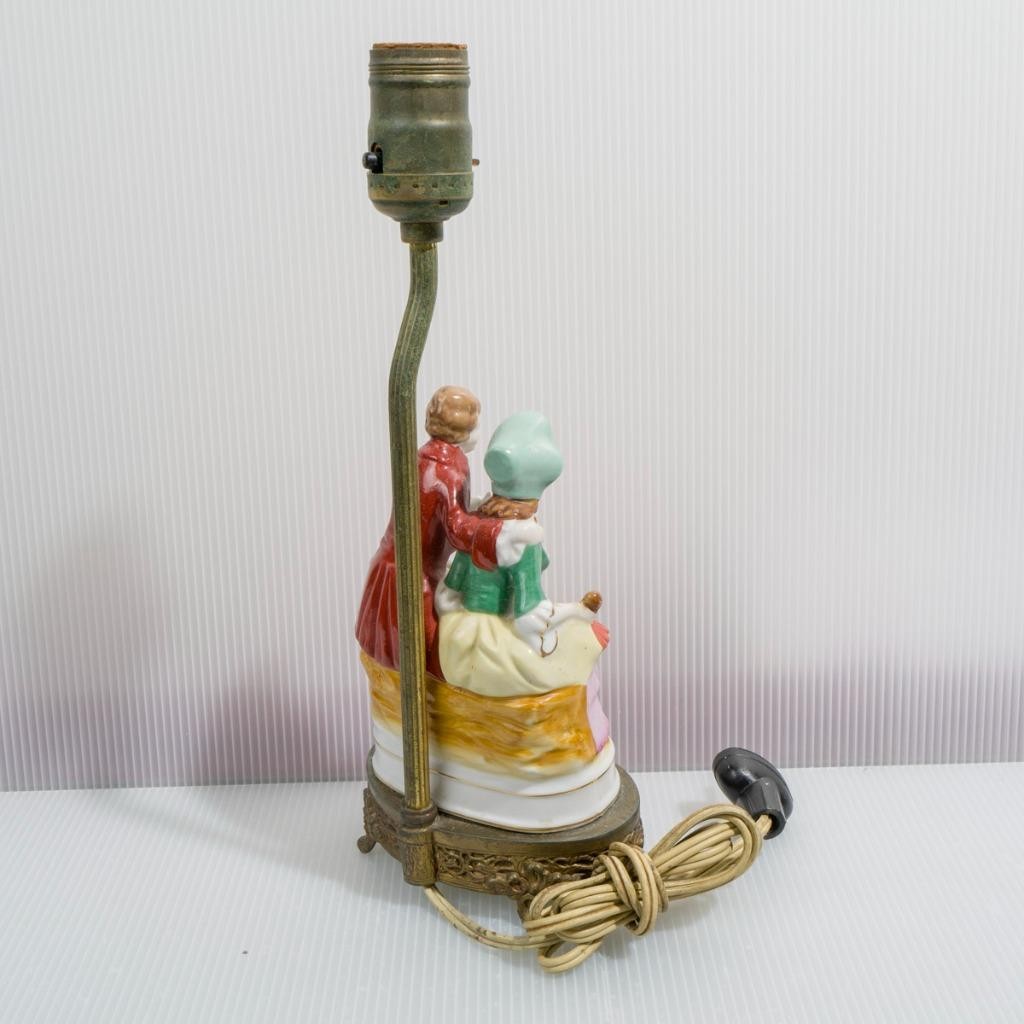Colonial Style Man & Woman Ceramic Lamp