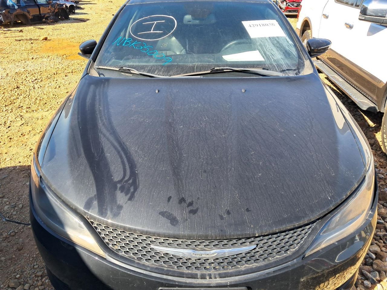 200       2015 Glove Box 4866432