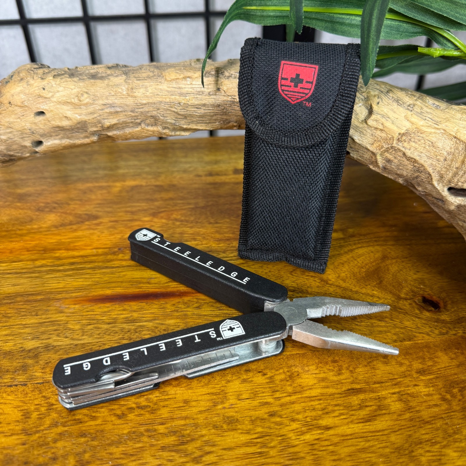 Steeledge Multi Tool with Sheath