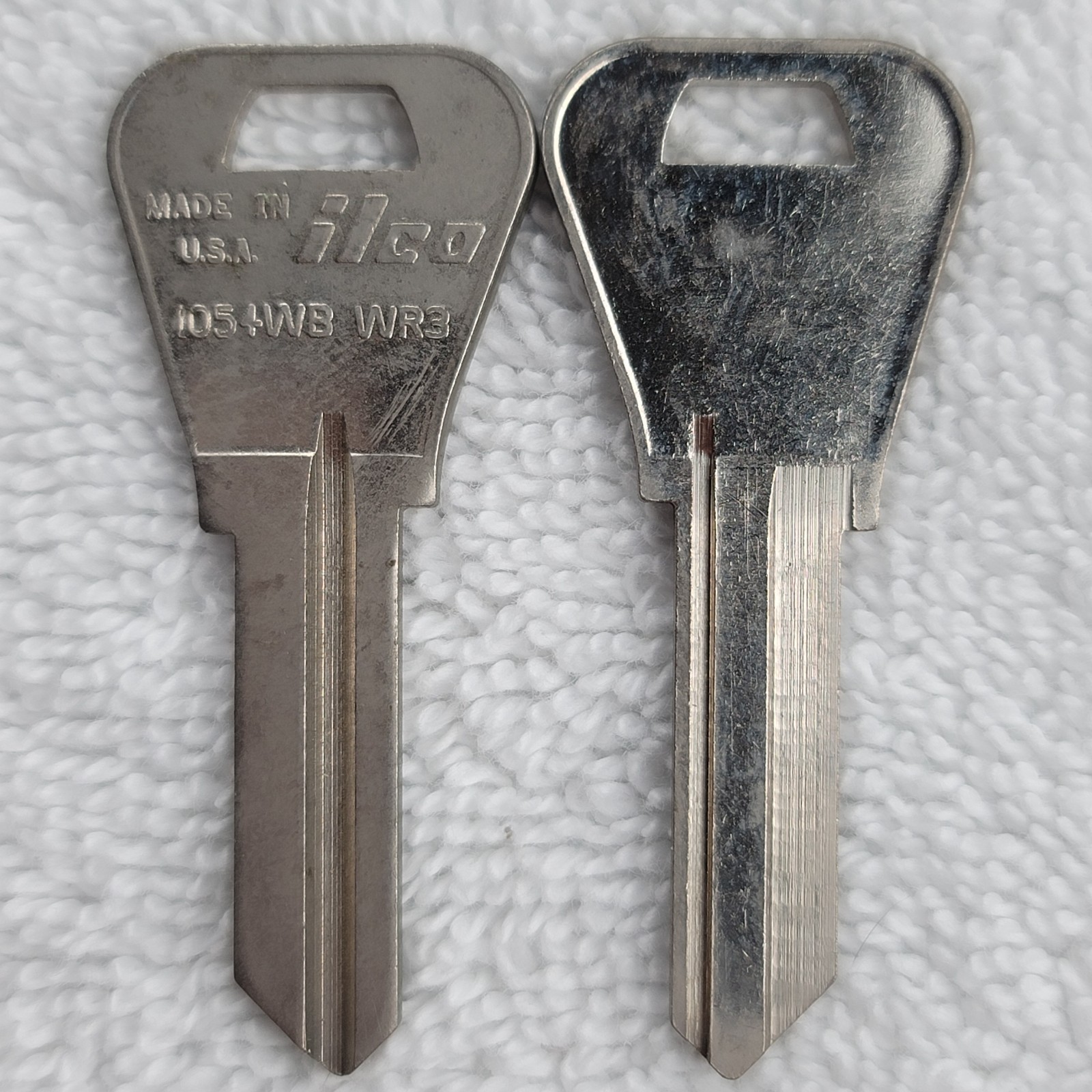 Ilco WR3 Key Blanks 1054WB Lot of 2 New Old Stock