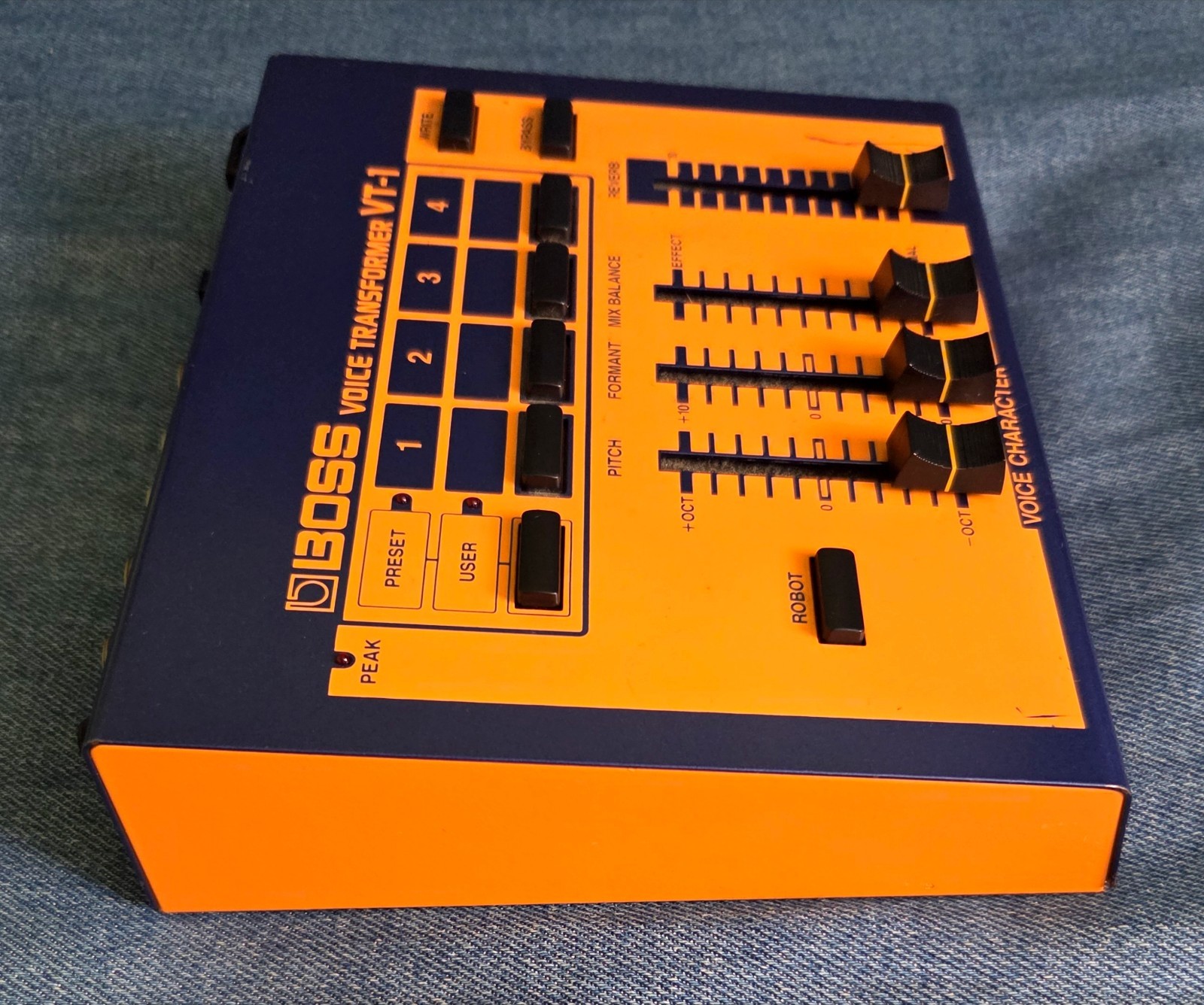 Boss VT-1 Voice Transformer Vocal Effects Processor