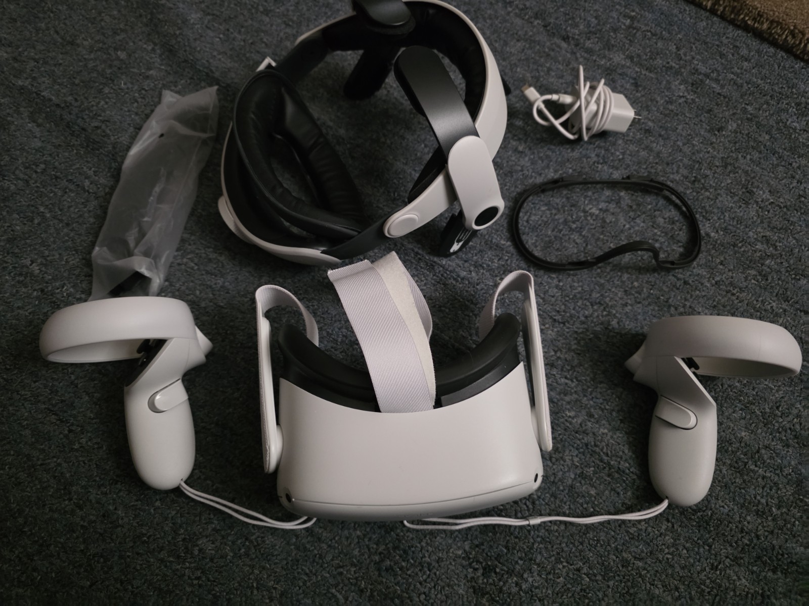 Meta Quest 2 Virtual Reality Headset