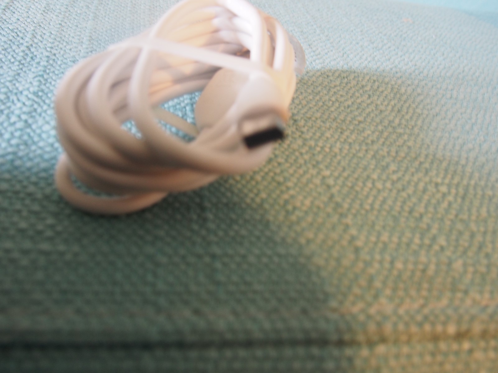 Original HTC T-Mobile myTouch 3G USB Cable (White) 73H00316-00M