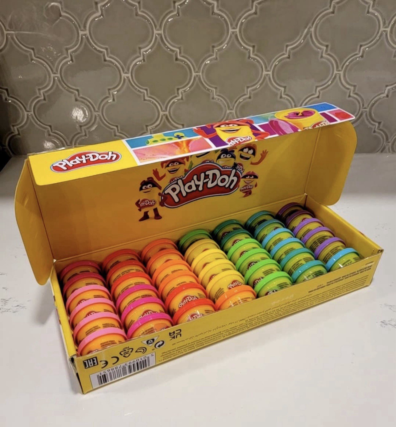 Play-Doh Bulk Handout 42 Pack of 1-Ounce Modeling Compound Party Favors