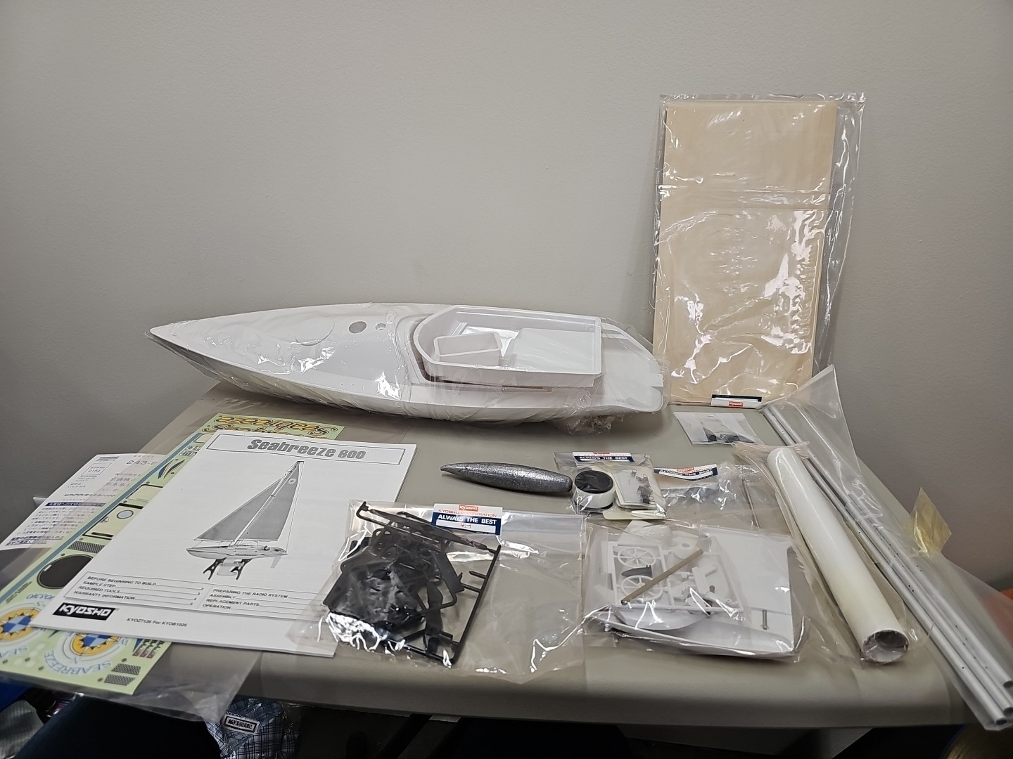 Vintage Kyosho Seabreeze 600 Rc Boat PLEASE READ