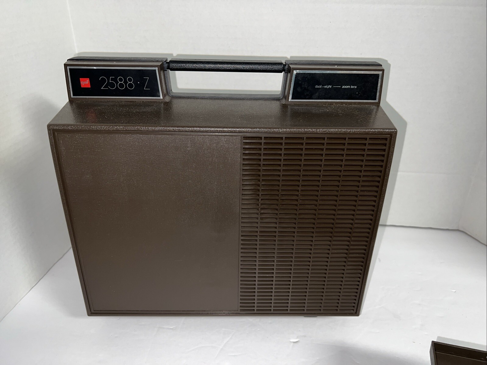 Vintage GAF 8mm Projector 2588-Z PLEASE READ DESCRIPTION
