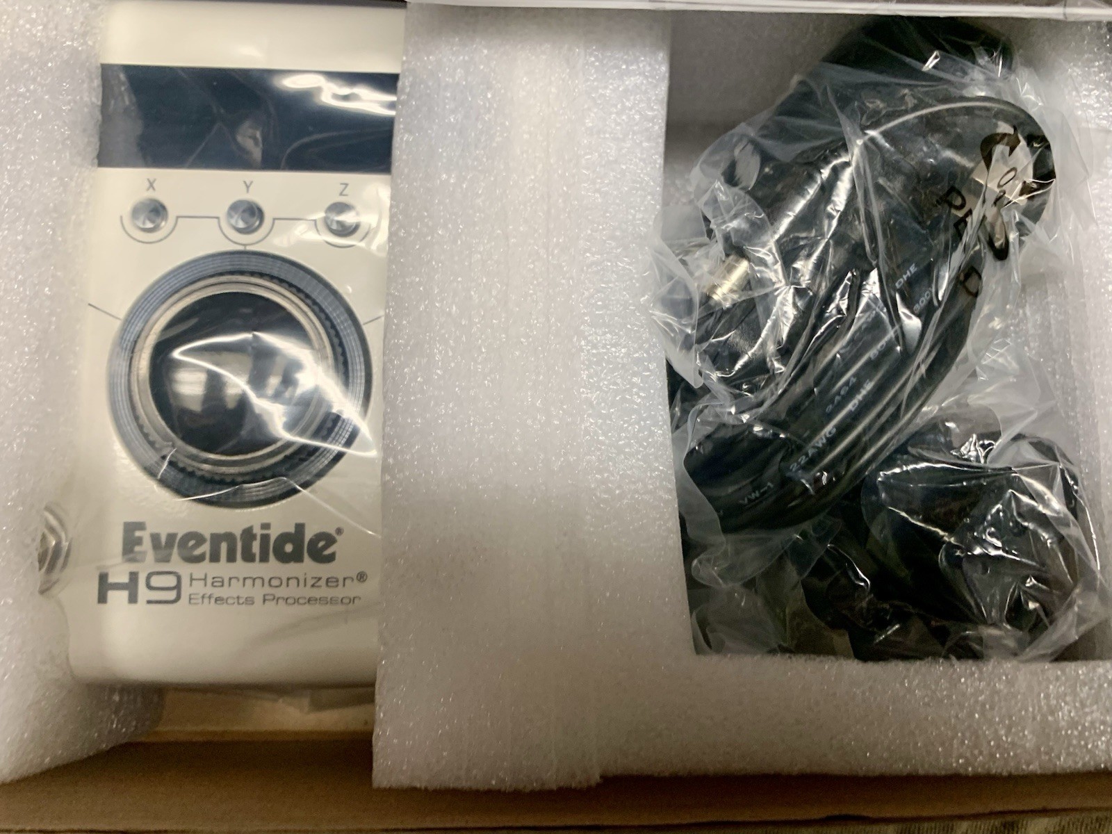 Eventide H9 Multi-Effects Guitar Effect Pedal - White