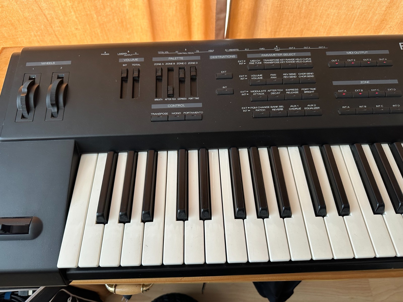 Roland A – 70 keyboard Controller with expansion card excellent condition