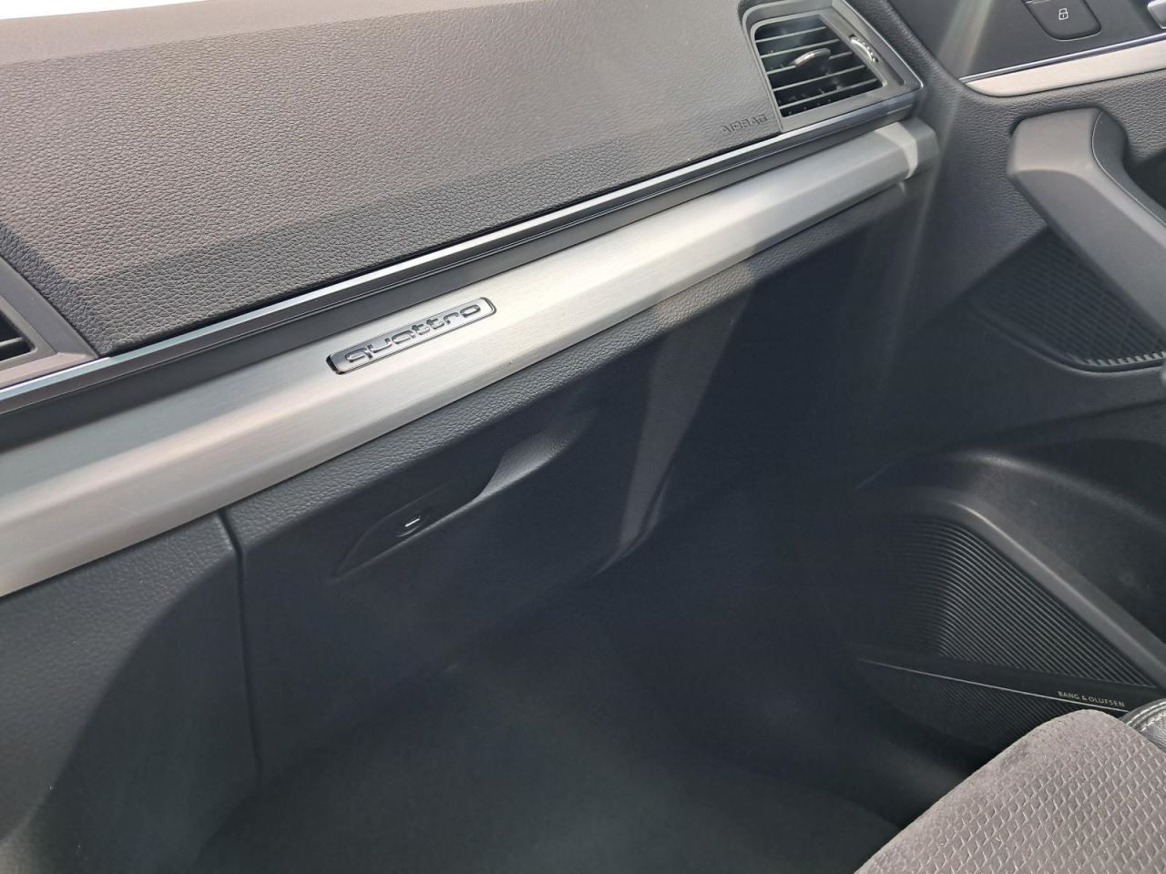 SQ5 AUDI  2018 Glove Box 4890618