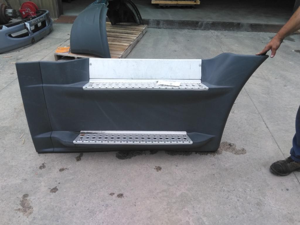 For 2016 FREIGHTLINER CASCADIA 125 SIDE FAIRING Right ,  MD