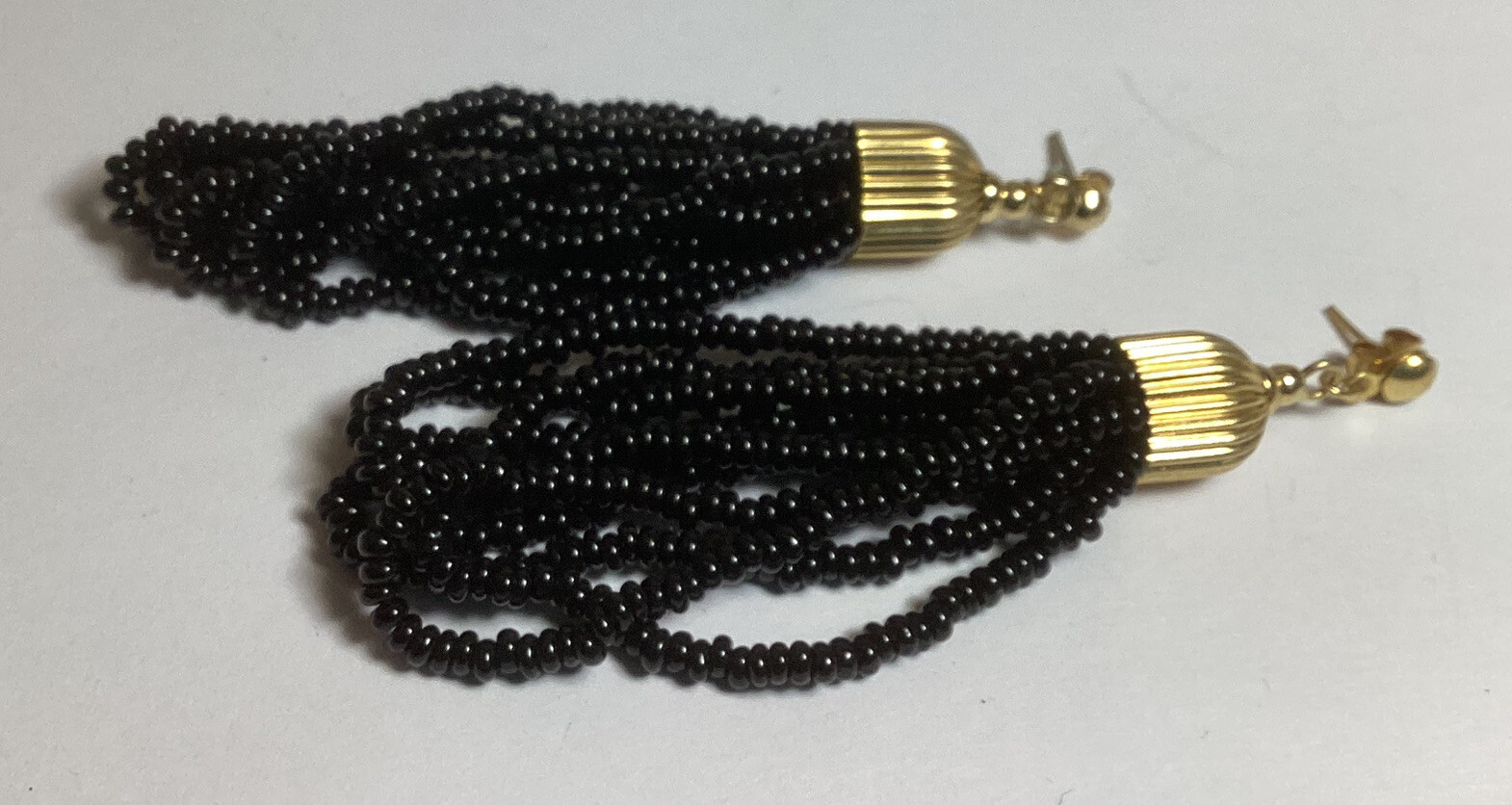 PRETTY VINTAGE PAIR OF BLACK MULTI-STRAND SEED BEAD DANGLE PIERCED EARRINGS