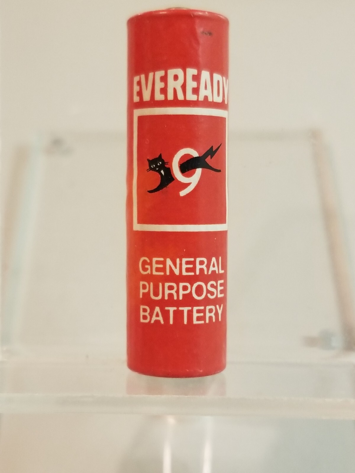 Vintage Eveready Transistor Black Cat 9 AA Battery Batteries Display Movie Prop