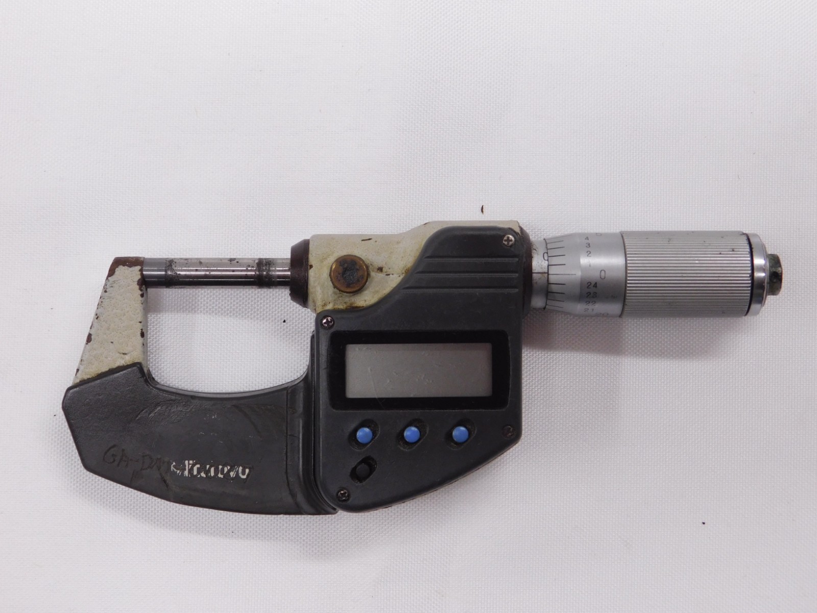 Mitutoyo Digimatic Blade Micrometer 293-344, 0-1" .00005" (b) - Working
