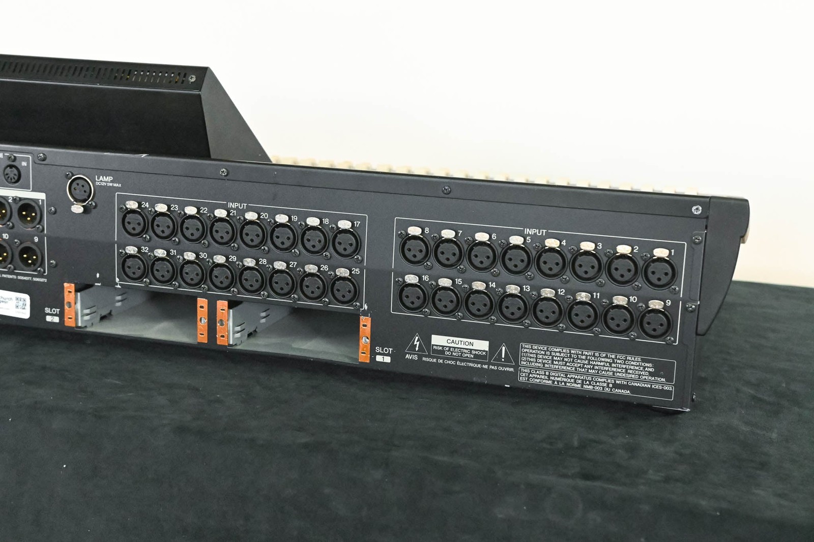 Yamaha LS9-32 32-Input Digital Mixing Console CG01B42