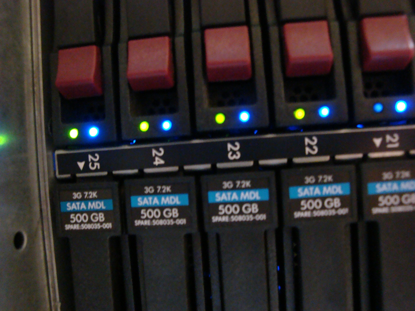 HP MSA70 SAS / SATA Array with 25 Slots