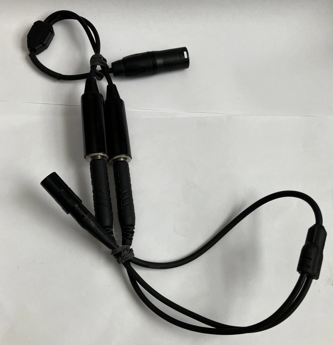 (2) Piolet usa Audio Flight Adapters maybe for Bose  Headphones ?