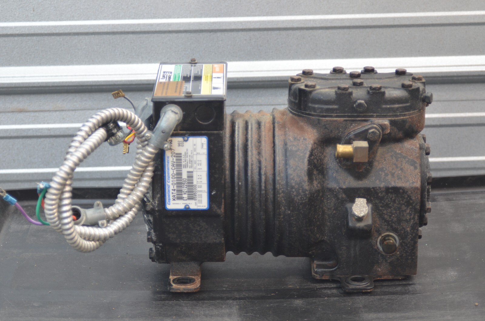 MDS Matrix AMD 100-2 Dental Air Compressor Motor Head Copeland KAT4-0100-CAV207