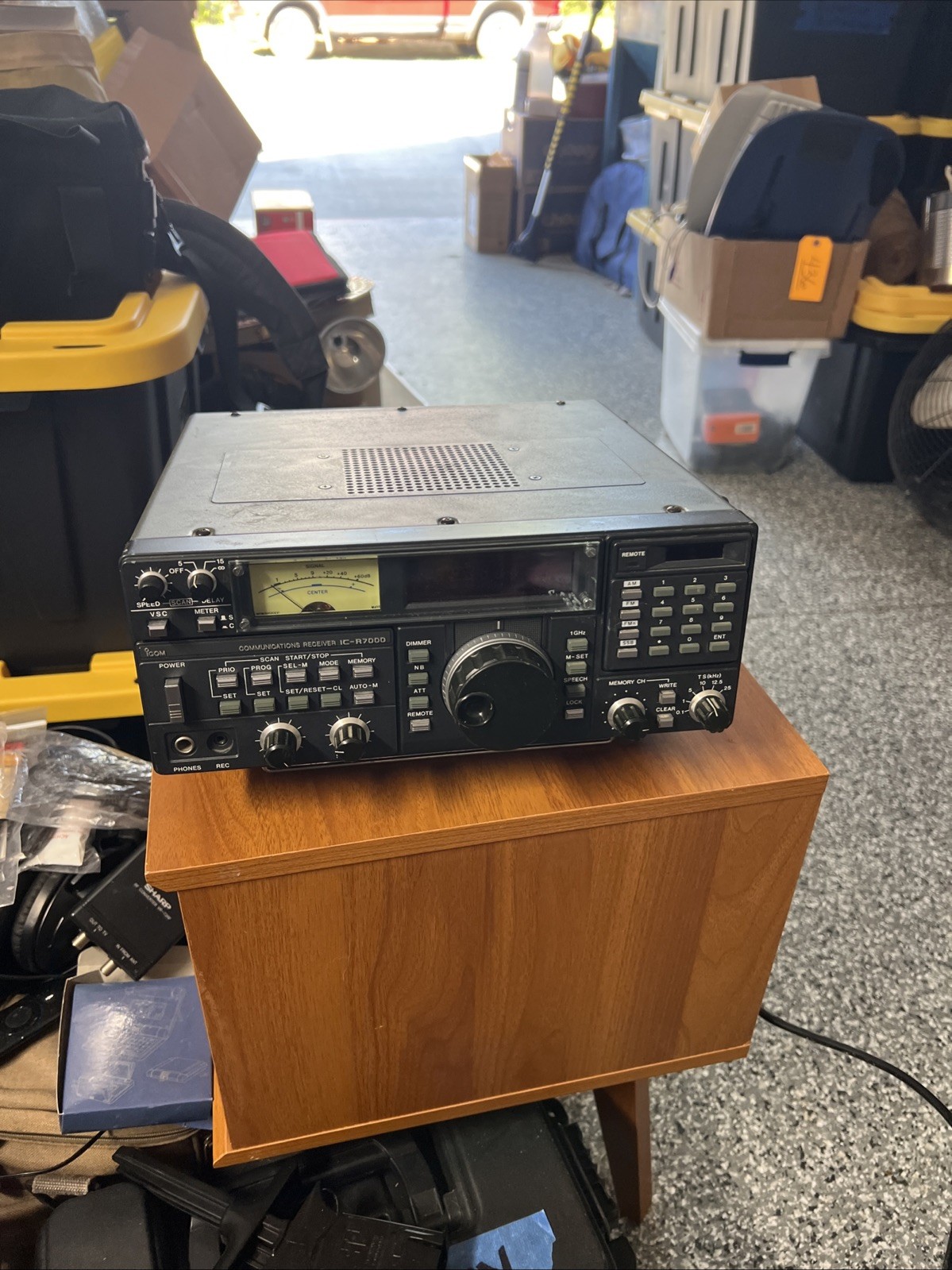 Icom IC-R7000 Communications Receiver Serial#13283 Powers On