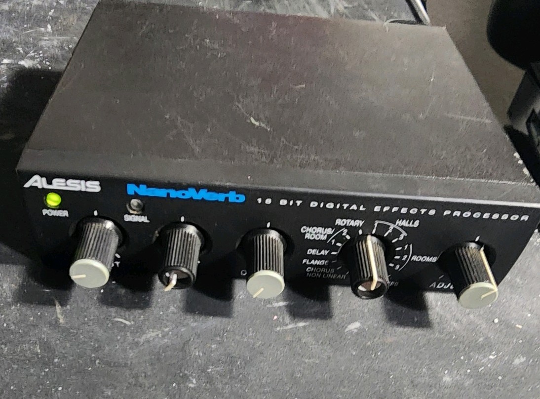 Alesis Nanoverb 18-Bit Digital Effects Processor NO POWER CORD