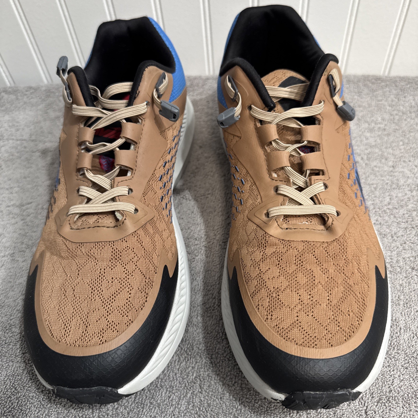 Avia Storm Running Walking Shoes. Lion/Blue/Red  Size 12 Sport Shoe