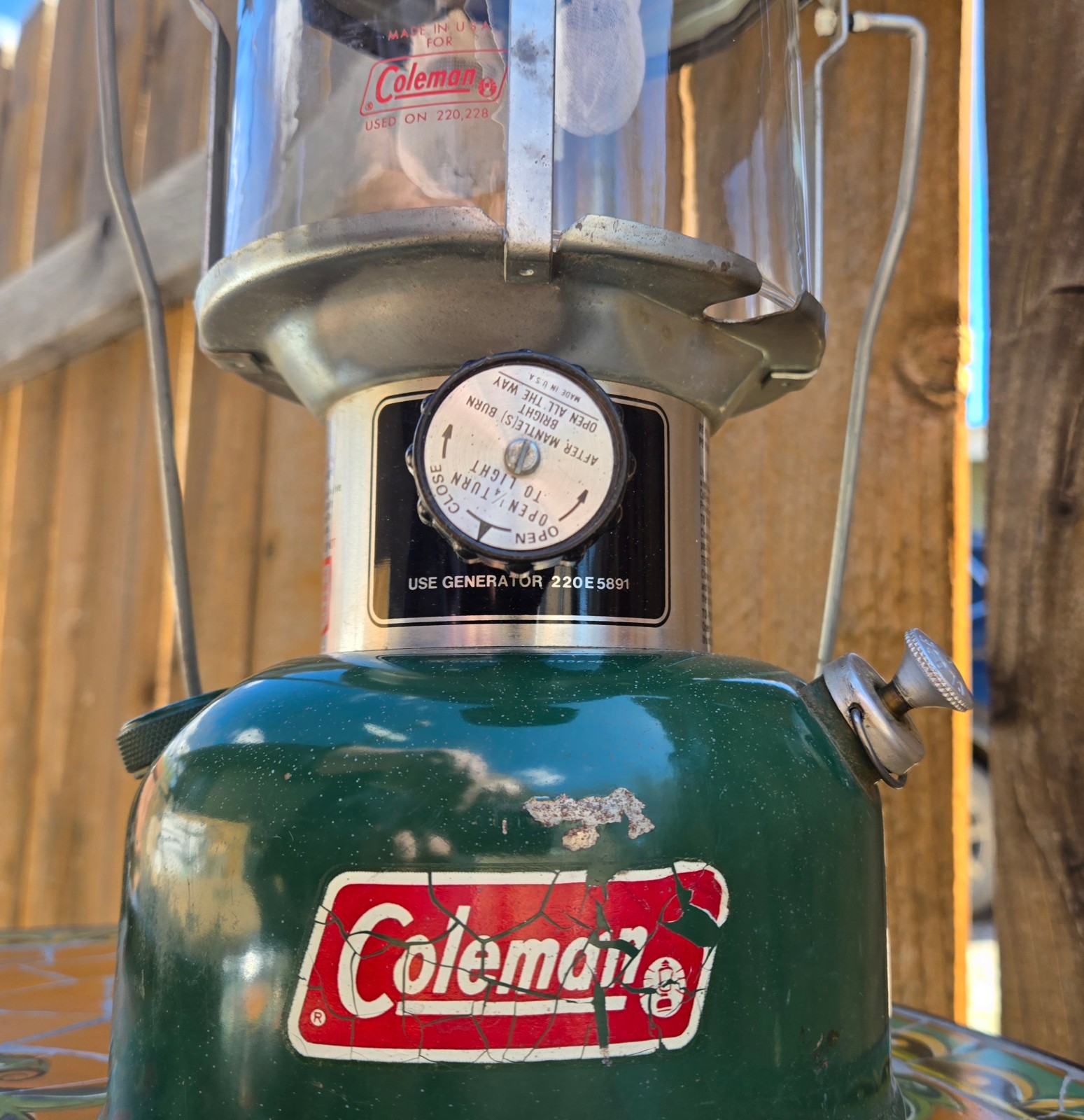 Coleman 1981 Lantern 220K Double Mantle Globe