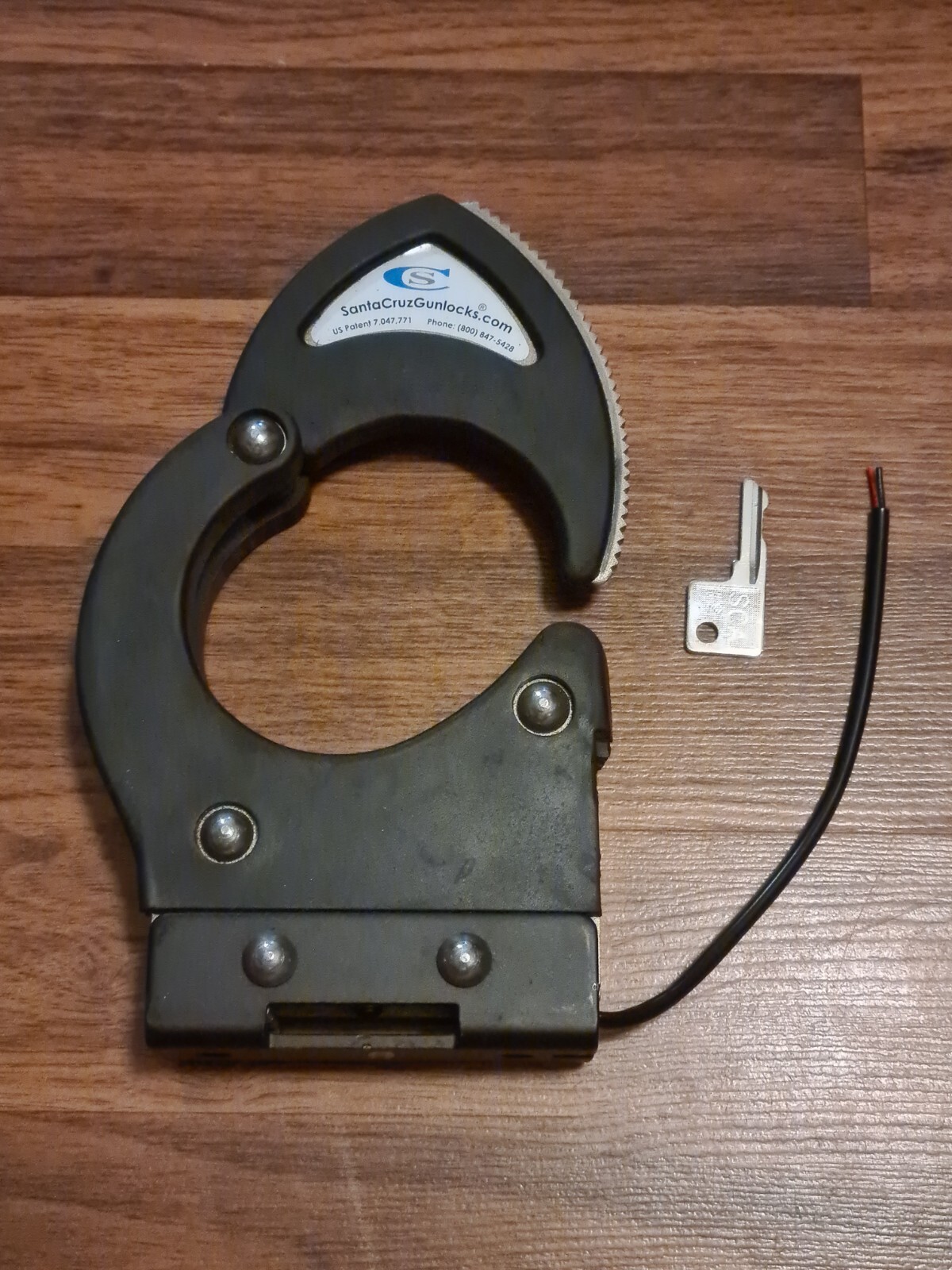 Santa Cruz SC-6 Universal Gunlock With Key