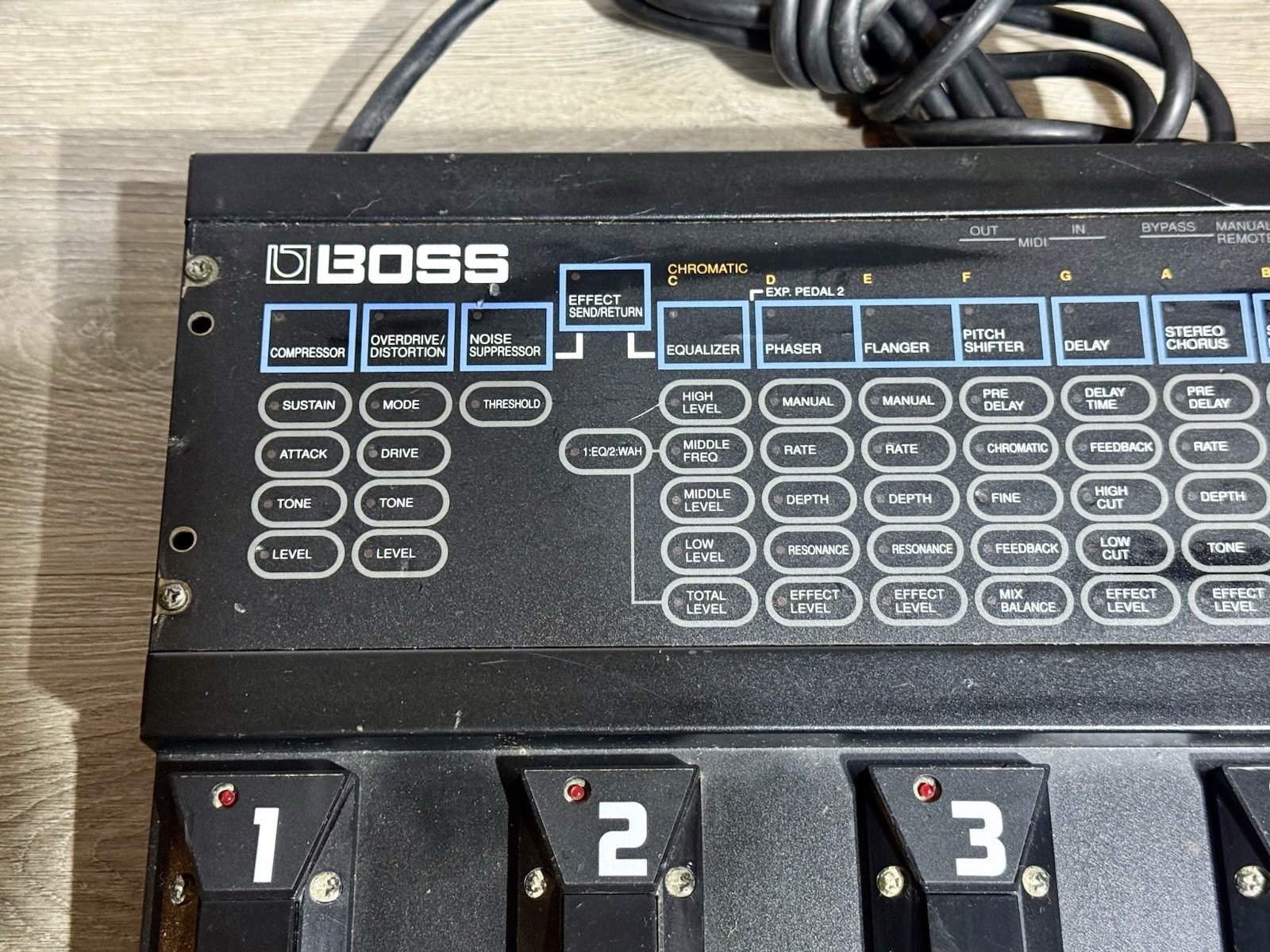BOSS ME-10 Guitar Multiple Effects - Vintage Multi-Effector - Working Condition