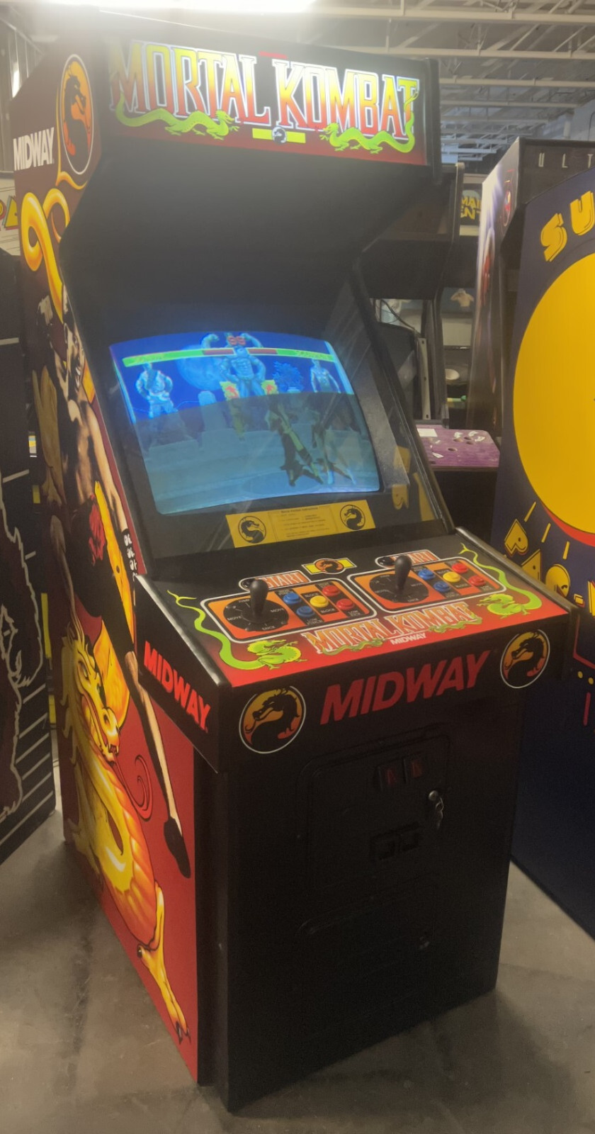 MORTAL KOMBAT ARCADE MACHINE by MIDWAY 1992