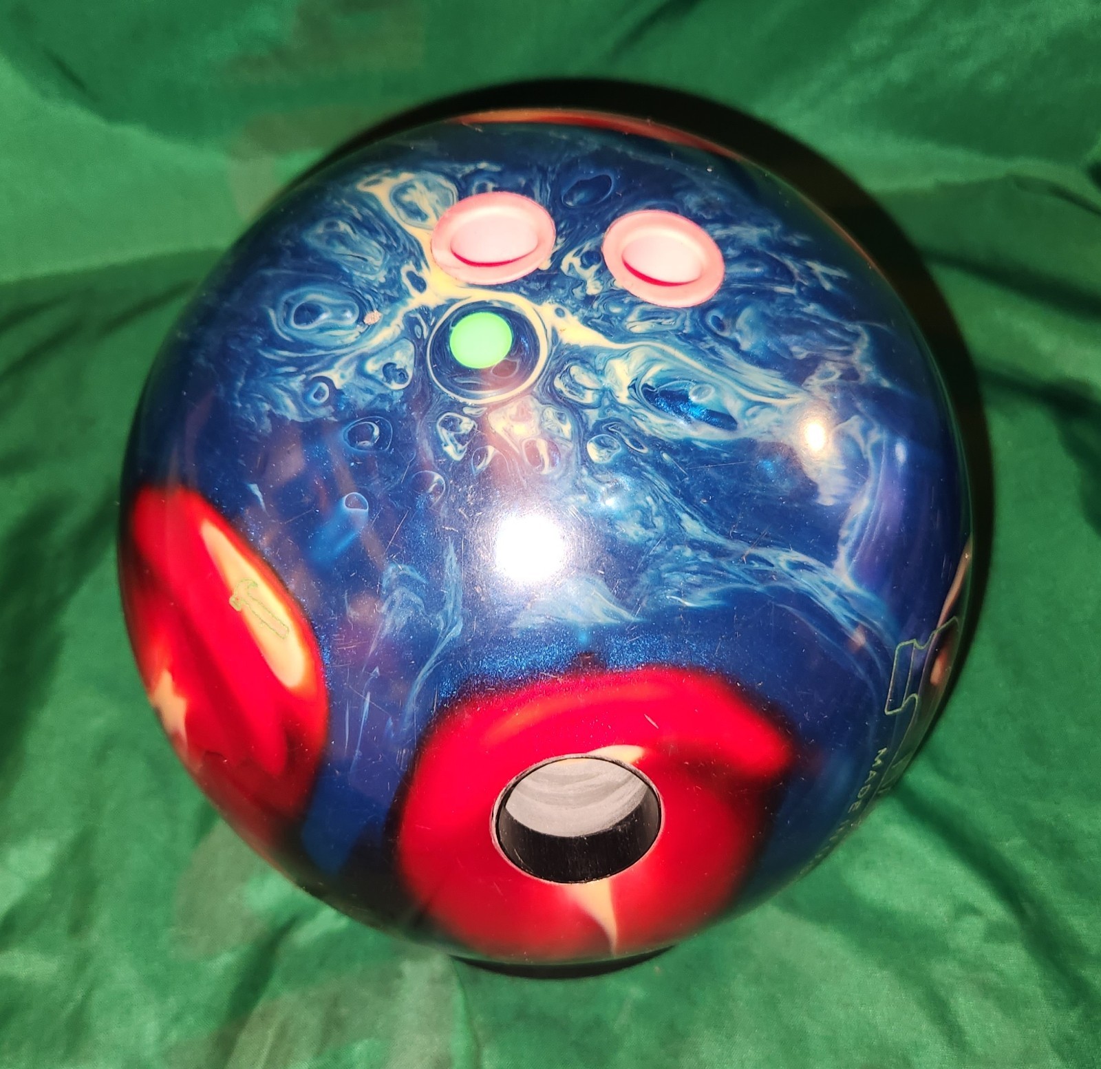 Hammer Black Widow Limited Bowling Ball 15# Preowned Span 3 7/8" Lefty