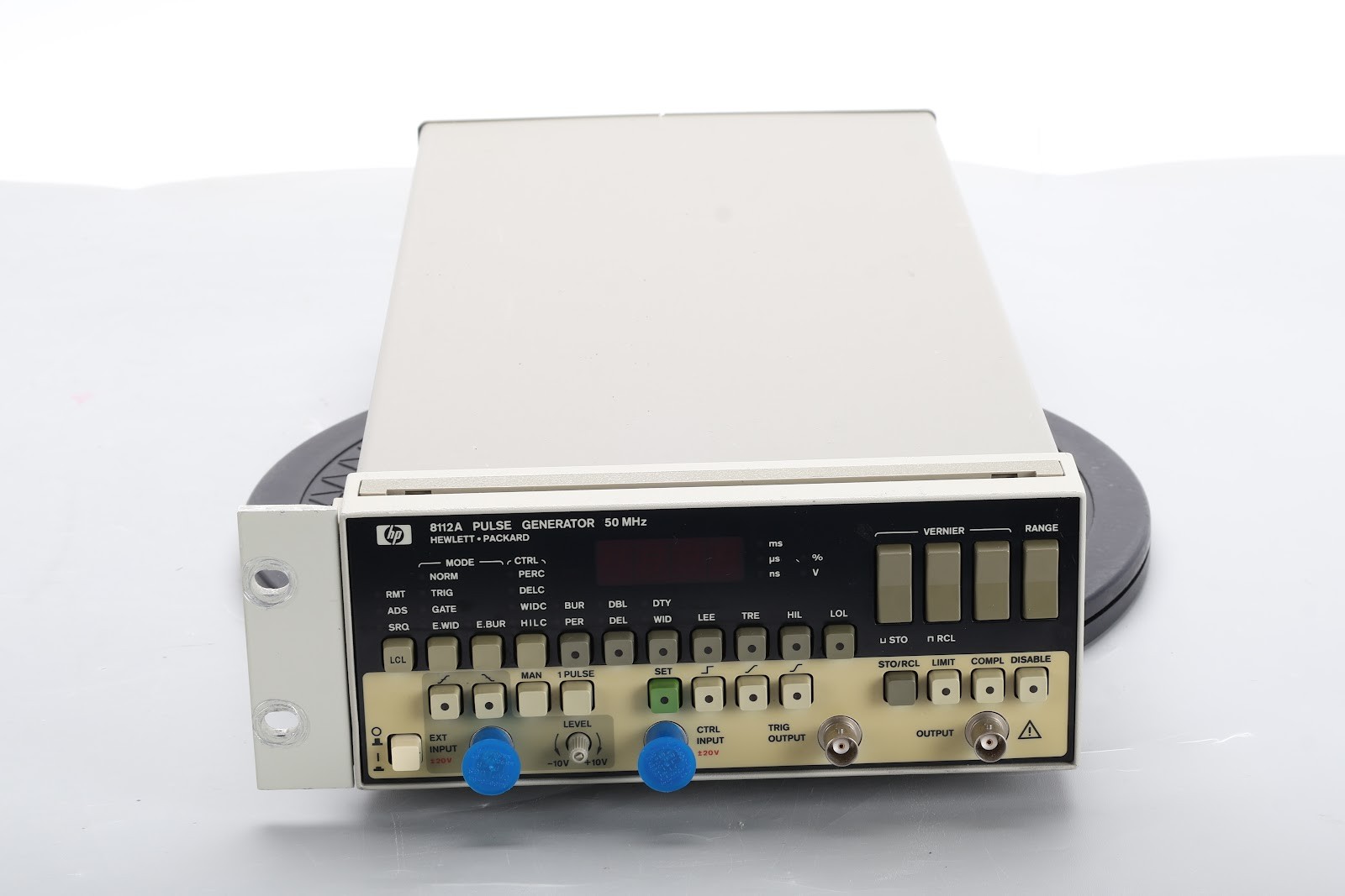 HP Agilent 8112A 50 MHz Pulse Generator With 1x Rack Ear