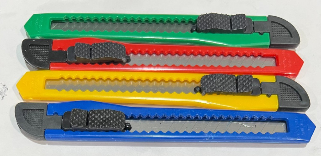 4 PK Utility Knife Box Cutter Retractable Blade Snap Razor Knife Safety Lock MIX