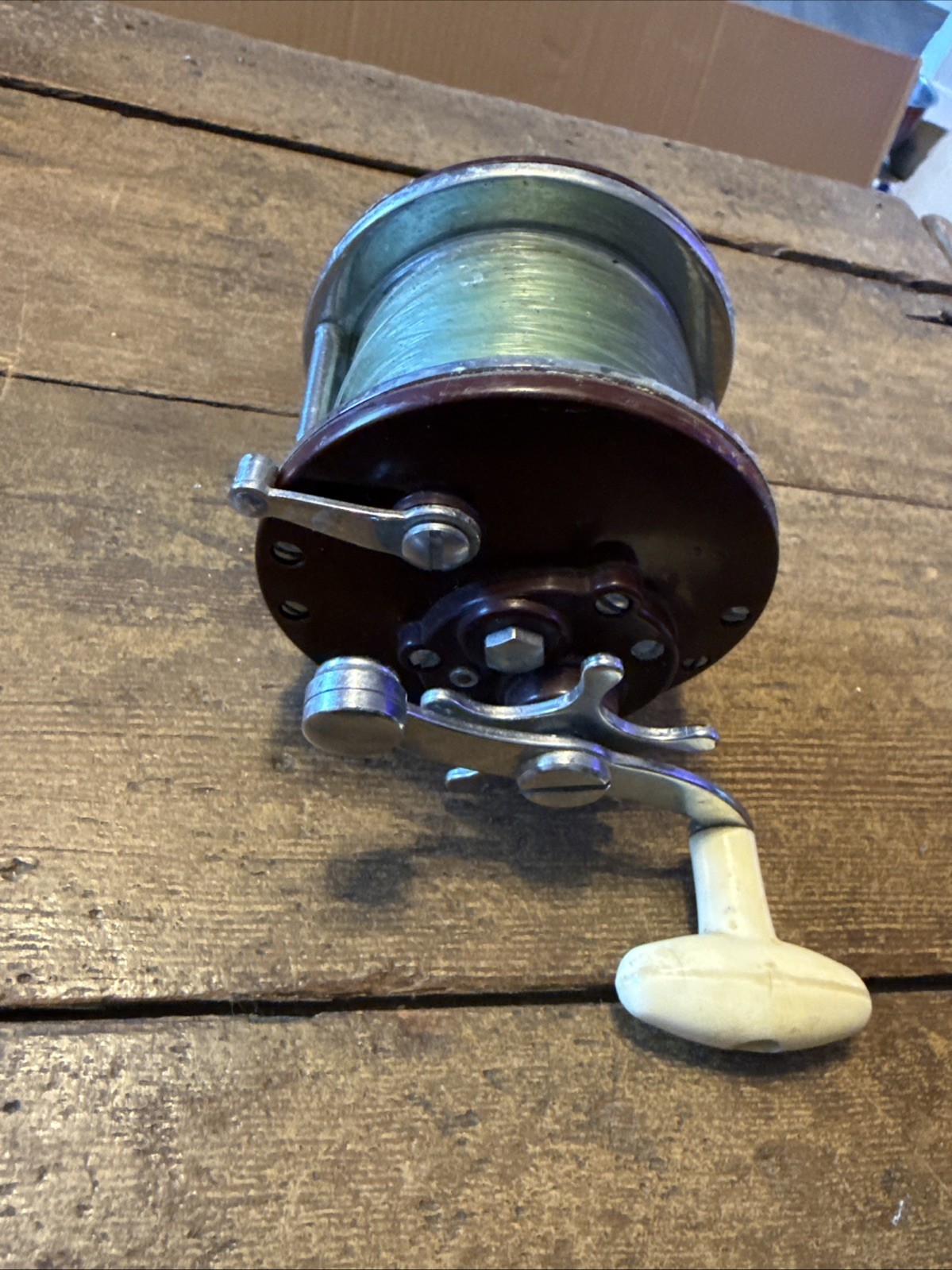 Vintage Reel 2427 MK. Penn Copy Japan. Cool graphics See pic