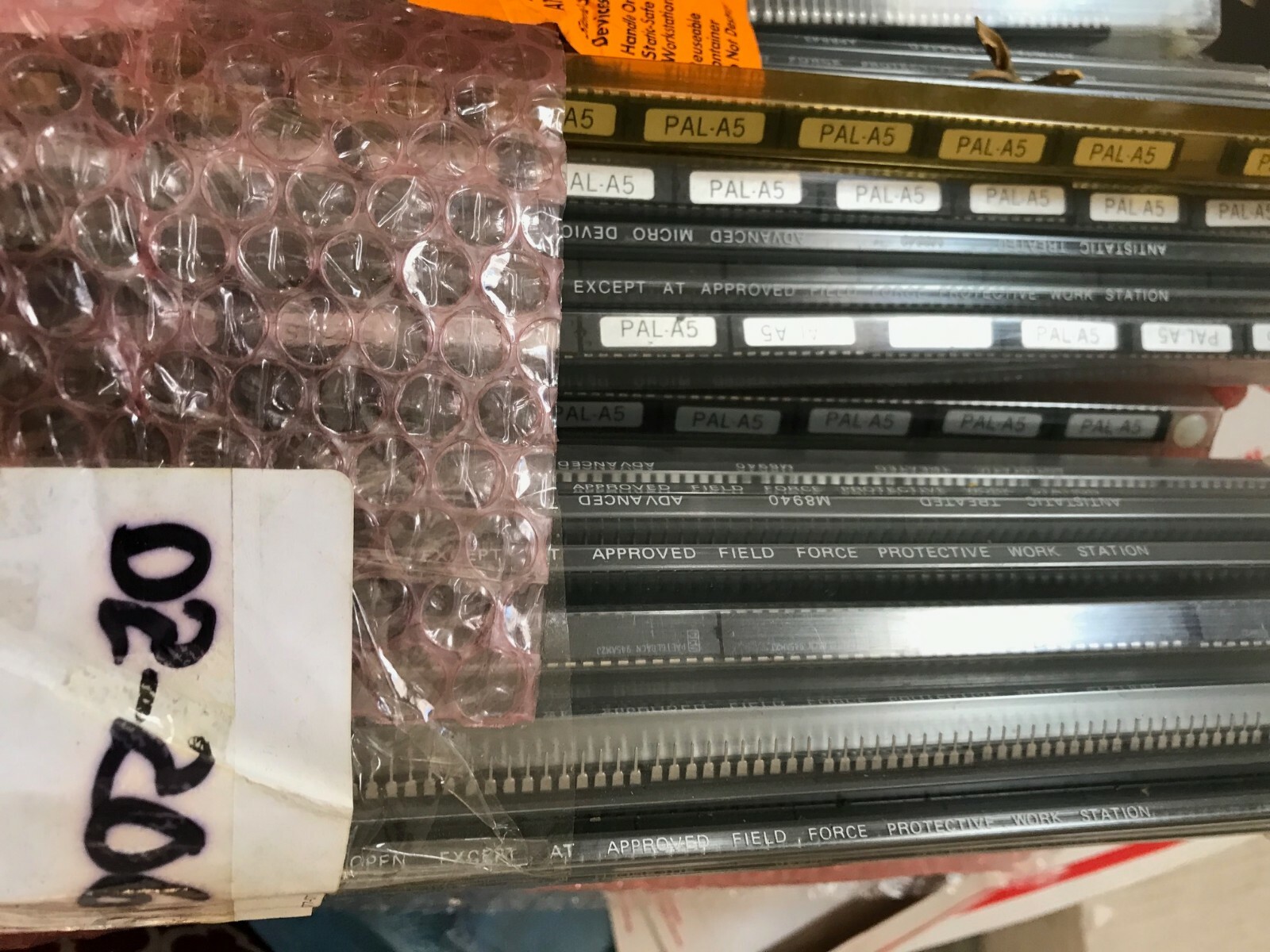 LOT OF 10 UNITS: AMD AMPAL16L8APC Programmable Array Logic, 20 Pin, Plastic, DIP