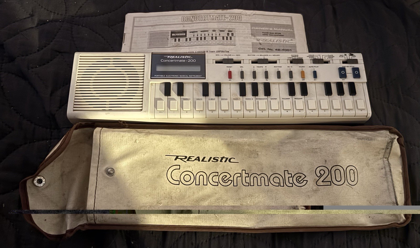 Realistic Concertmate 200 Keyboard Synthesizer Complete With Case & Instructions
