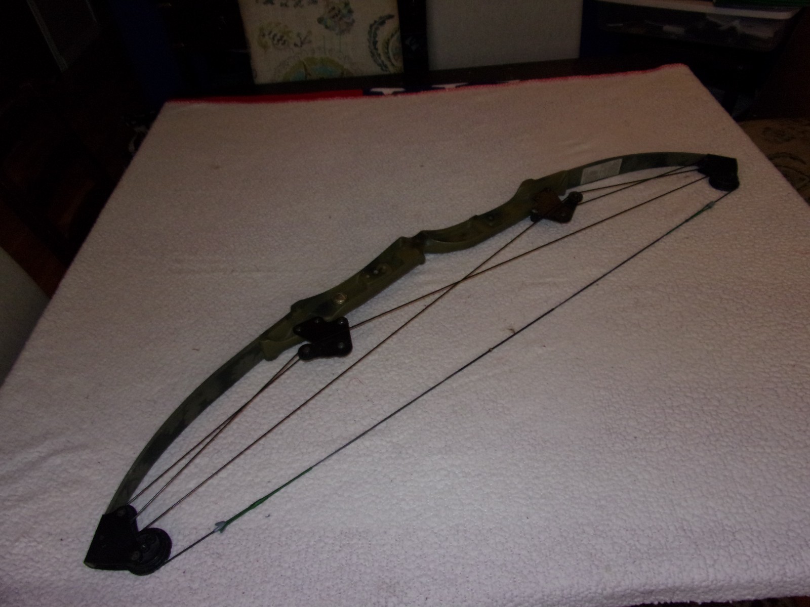 Bear Whitetail Hunter Green Camo Compound Bow