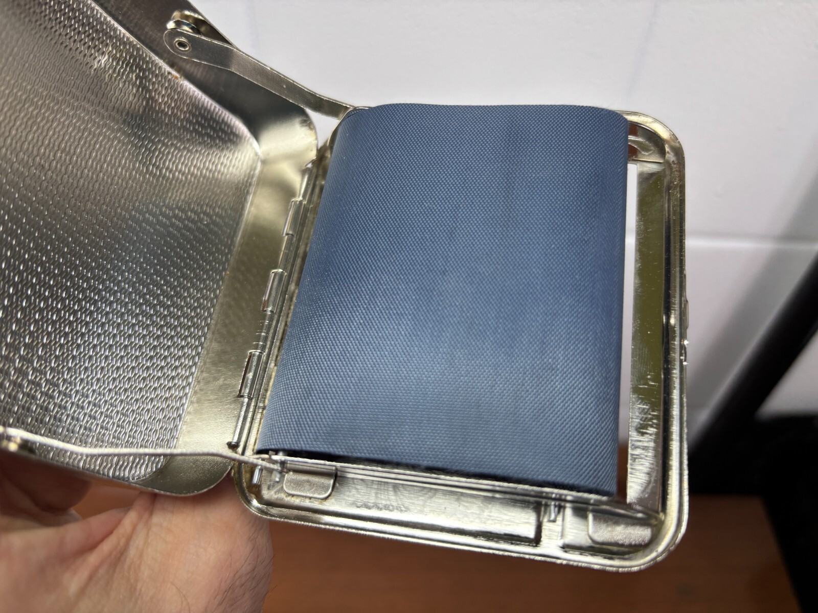 Working Automatic Rolling Machine Cigarette Case Cigarette Paper