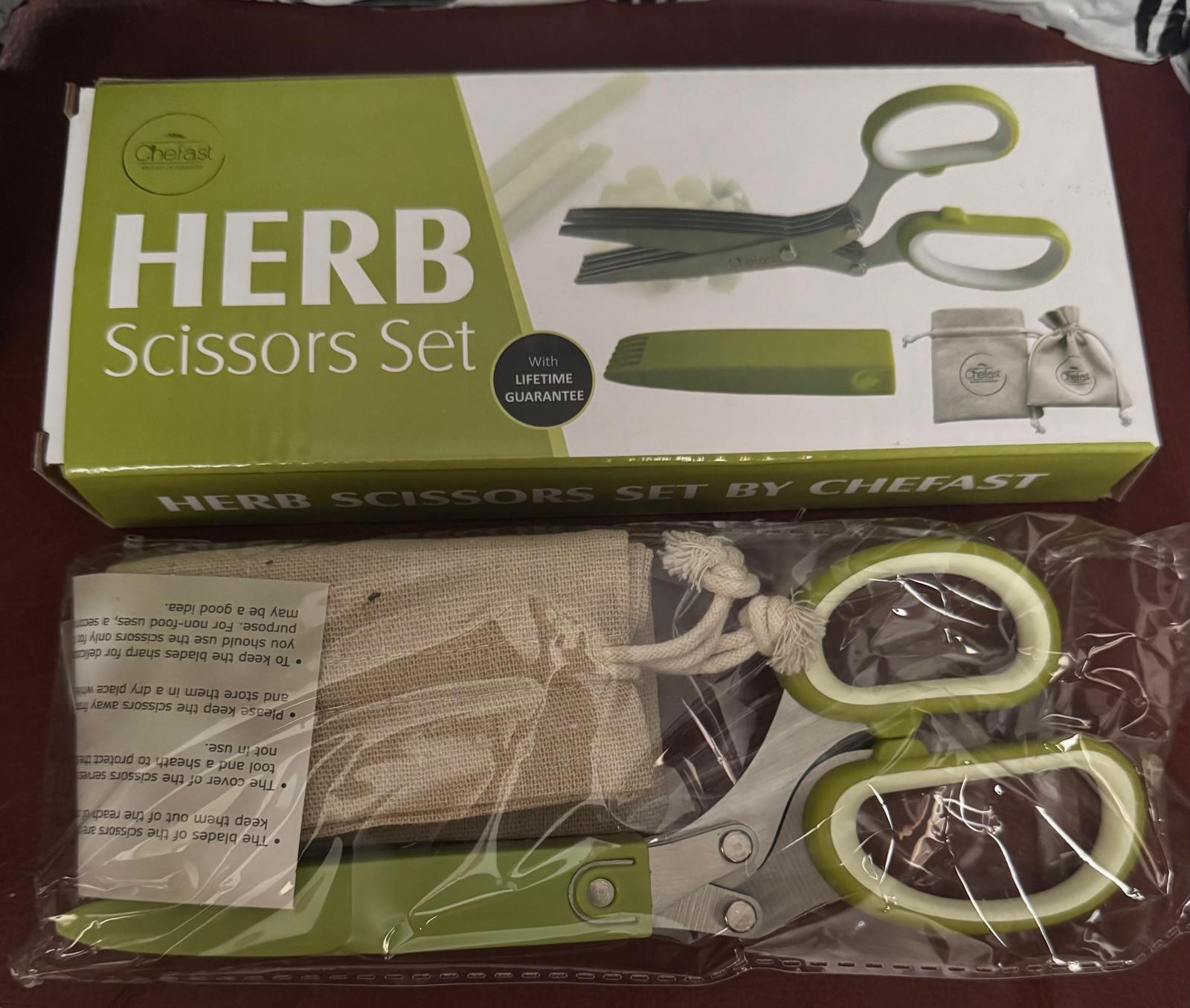 Chefast Herb Scissors 5 Blade Stainless Steel Kitchen Herb Cutter Cleaning Comb