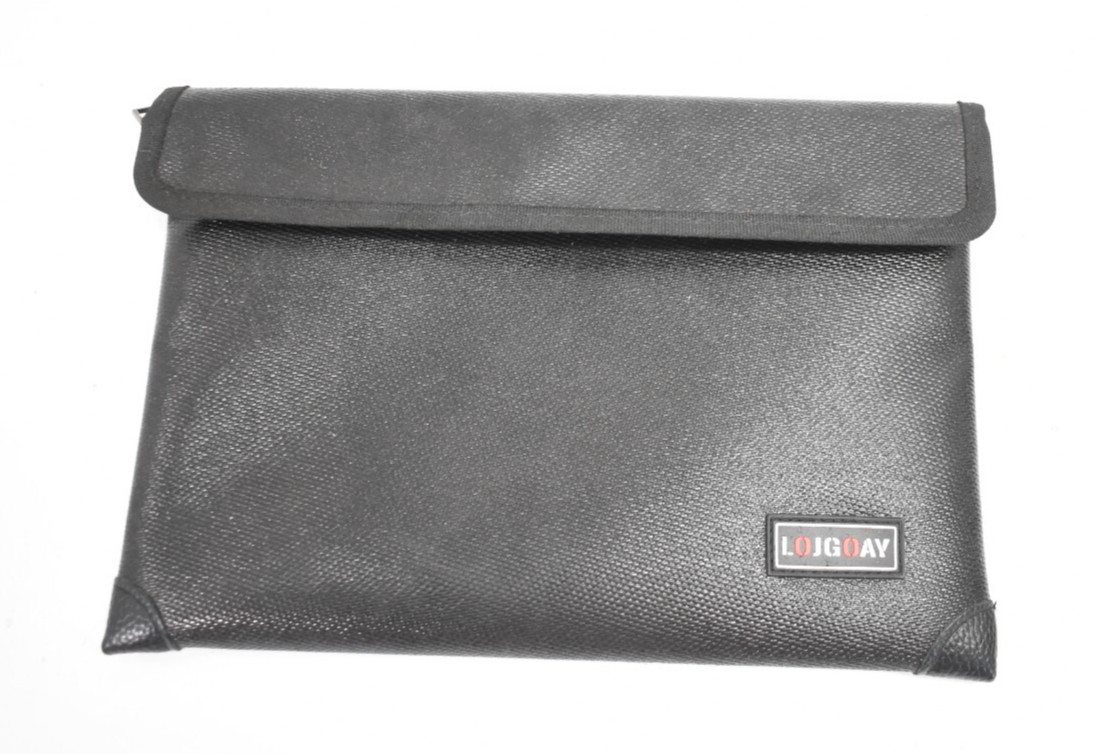 Lojgoay Fireproof Document Bag w 5200° Heat Insulated Waterproof 11" x 7.7"