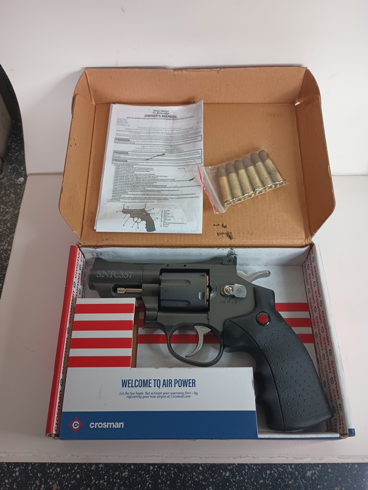 Crosman SNR357 Snub Nose .177-Caliber Pellet/ BB CO2-Powered Revolver
