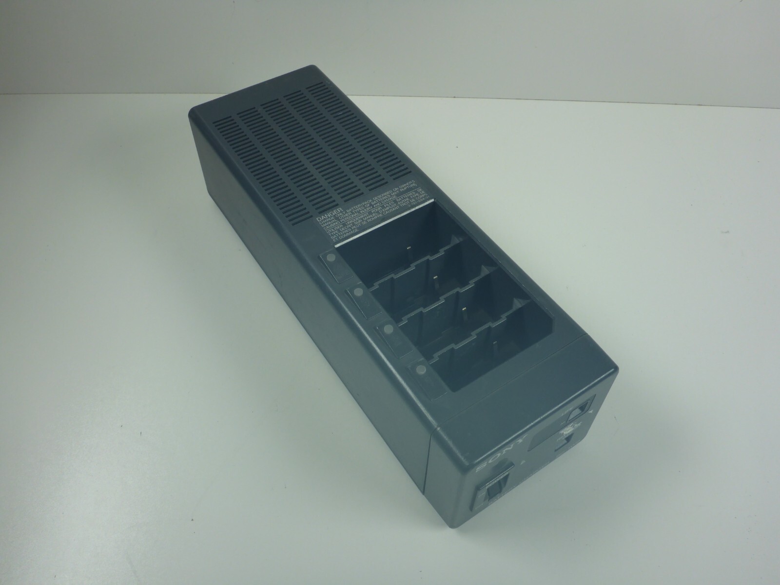 Sony BC-1WD Charger for 4 NP-1 Batteries.