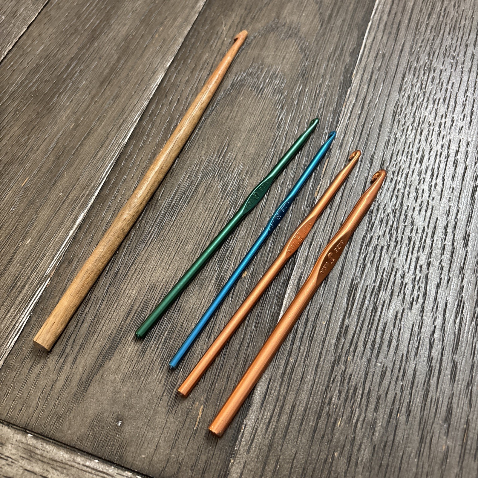 Lot Of 4 Boye Crochet Needles & Vtg Wooden. Size F, G, H, & J