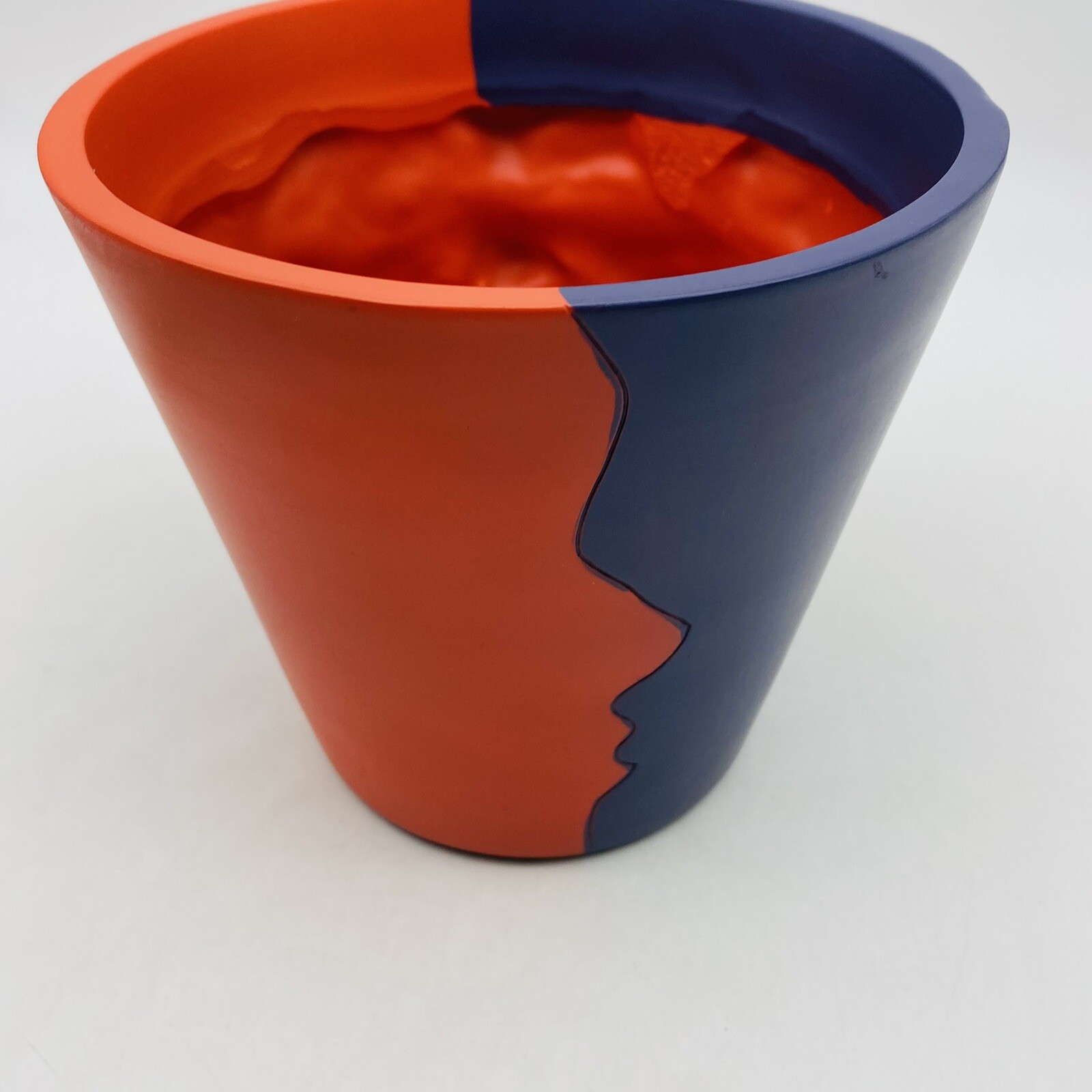 Gugugo Abstract Face Planter