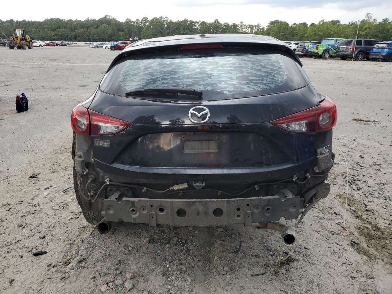 3 2018 Glove Box 4827518
