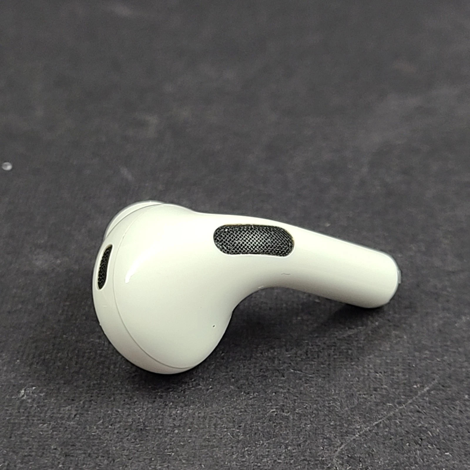 Apple AirPods Pro 2nd Gen. A2698 Lightning Replacement RIGHT SIDE ONLY