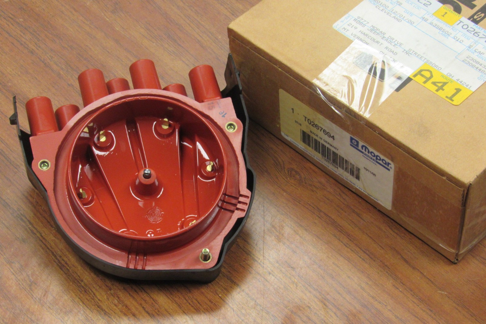 NOS Mopar OEM T0267694 Distributor Cap