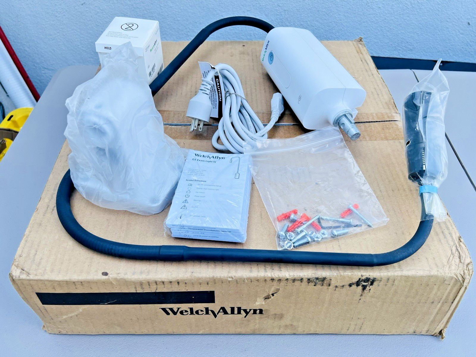 Welch Allyn 48810 GS Exam Light IV Procedure Light w/ Table Wall Mount NEW