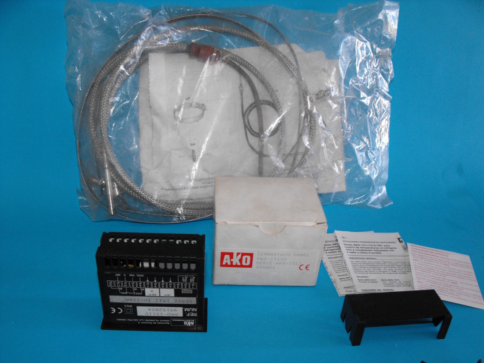 AKO-15110+AKO-71729.DIGITAL TEMPERATURE CONTROLLER.+PTC.-50/+100.NEW