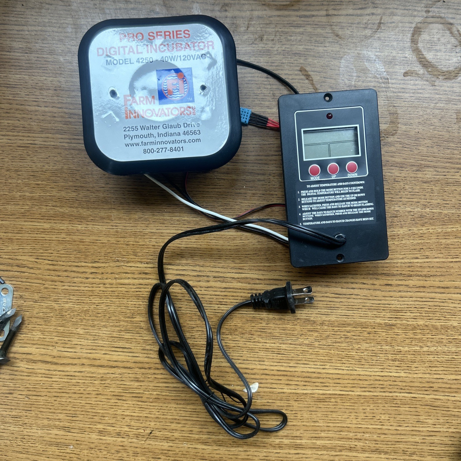 Farm Innovators Pro Series 4250 Digital Incubator Model 4250 Digital Controls