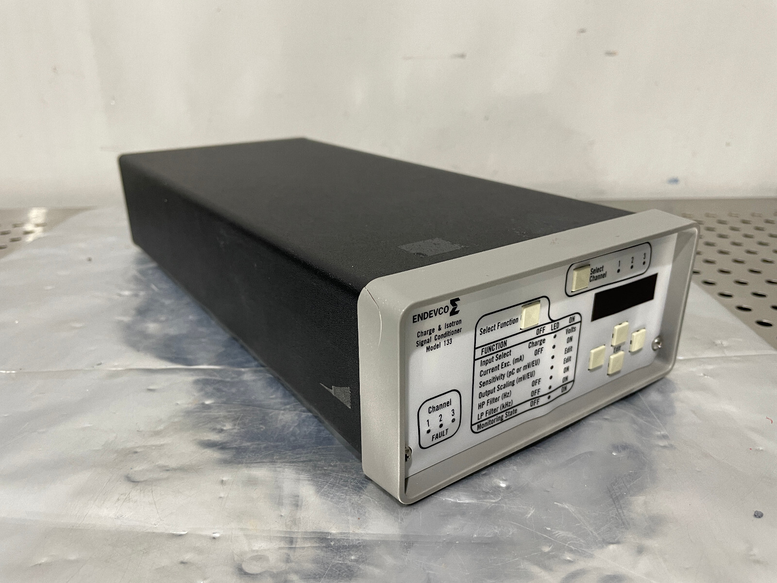 Endevco Model 133 Charge & Isotron Signal Conditioner